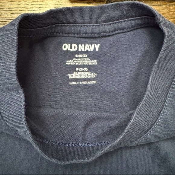 Old Navy Classic Navy Long Sleeve Tee for Kids (4) - Picture 3 of 4